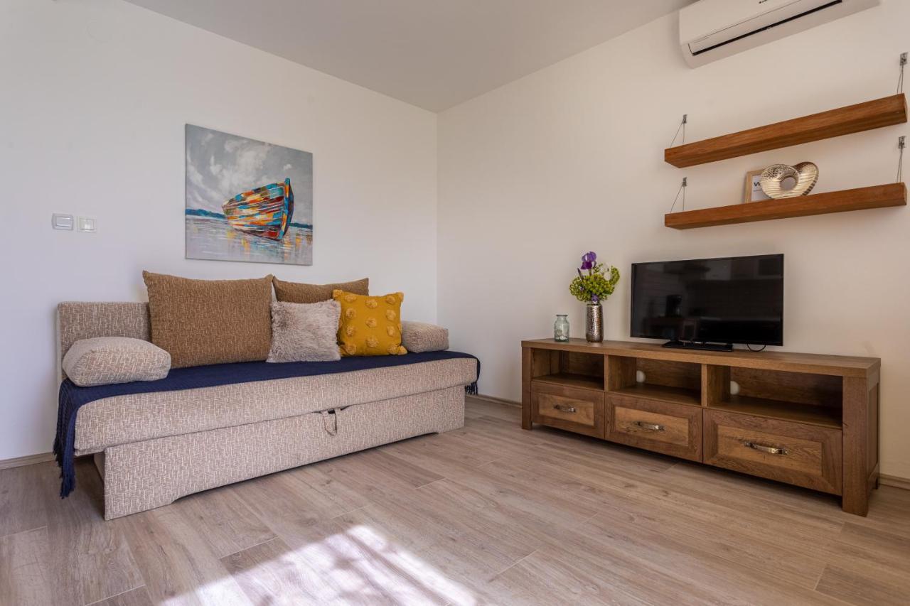 Apartment Magic Garden Baska  Luaran gambar
